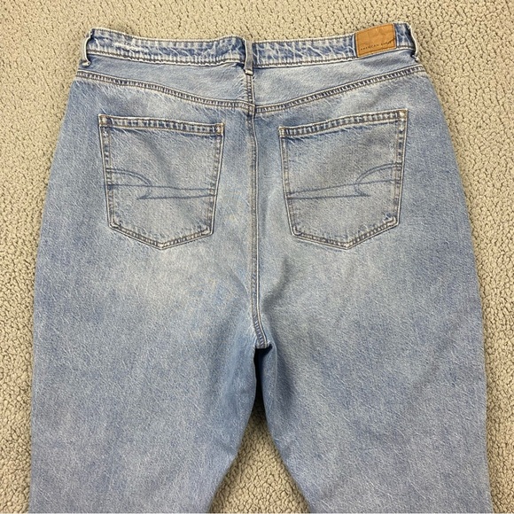 American Eagle Women's Mom High Waisted Jeans  |  Size:  18 Regular - Picture 5 of 14